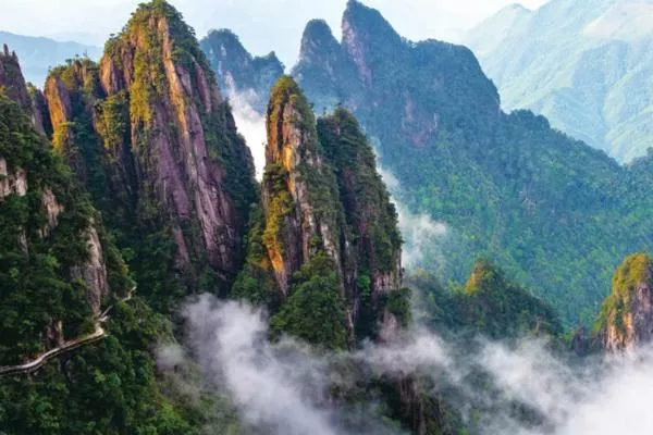 莽山五指峰景區<a href='http://www.jxcs168.com/' target=_blank>旅游攻略</a>一日游